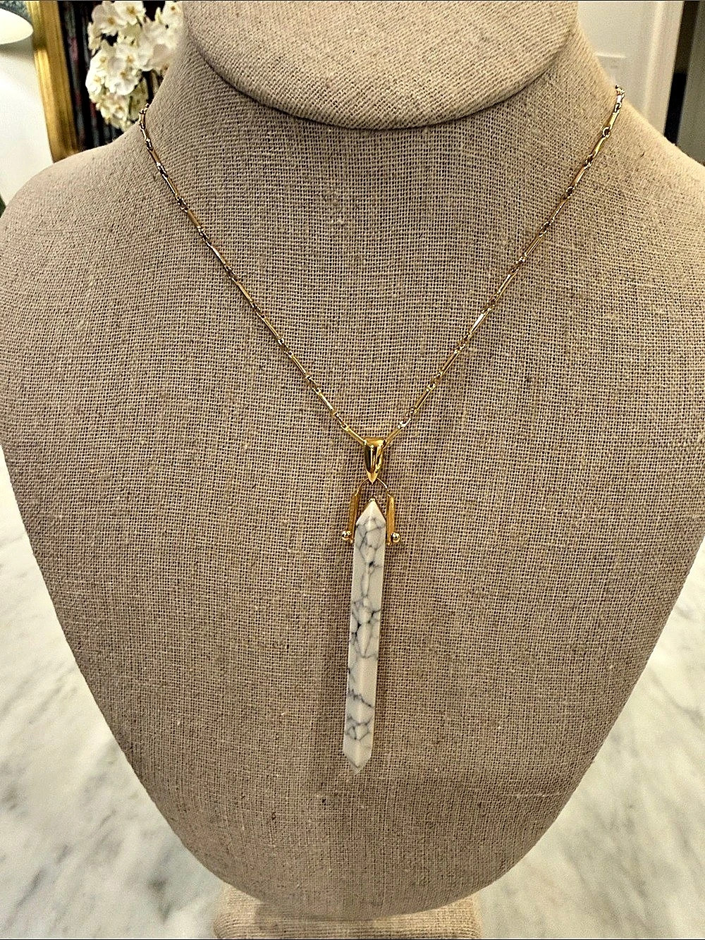 Stella & Dot Stone Rebel Pendant Gold White Pendant Necklace NWT